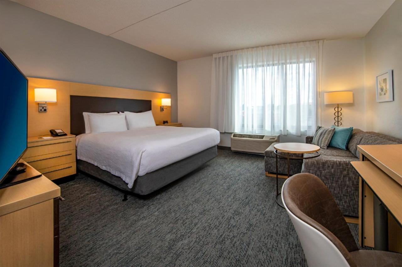 Towneplace Suites By Marriott Frederick Εξωτερικό φωτογραφία