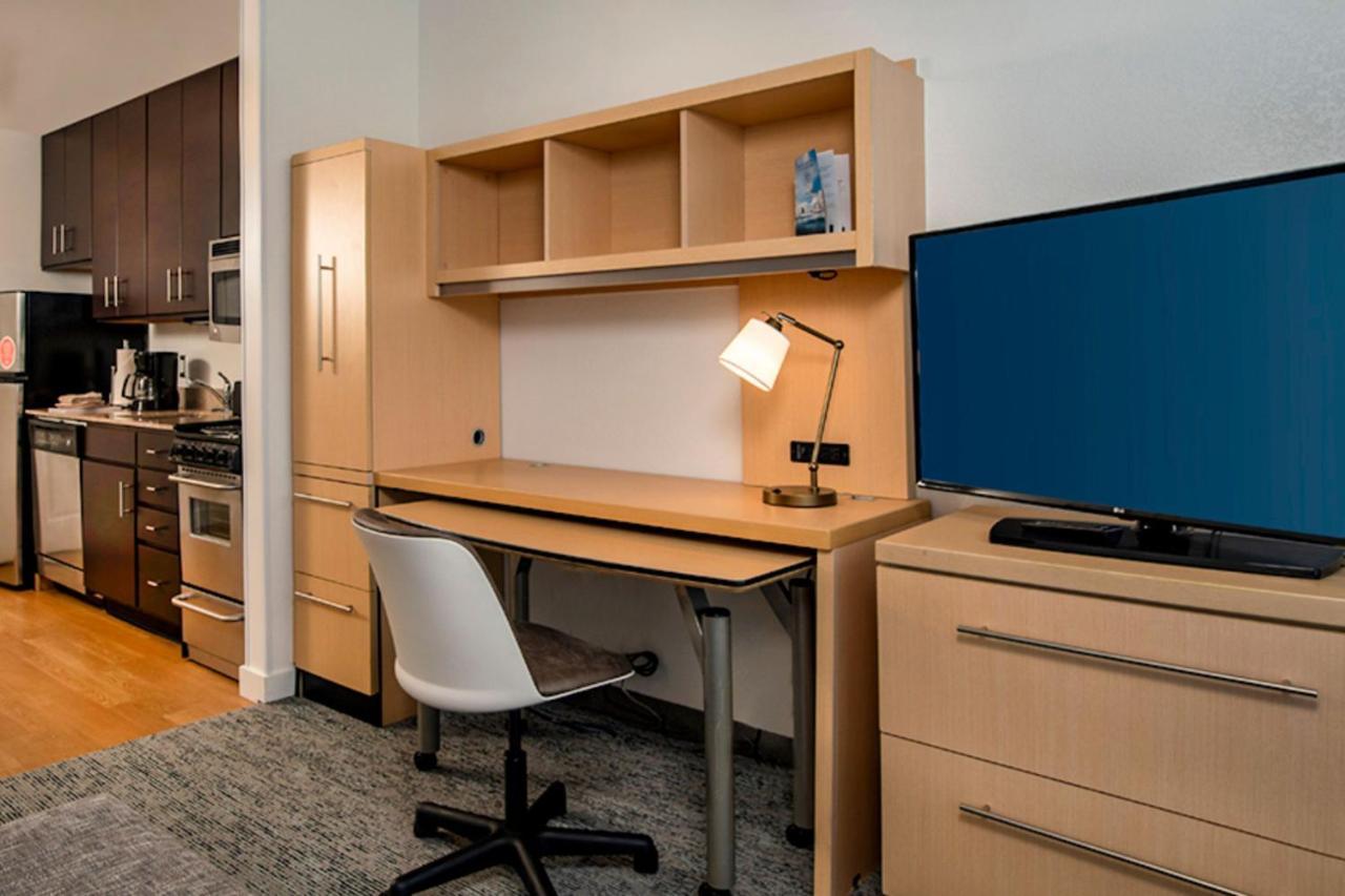 Towneplace Suites By Marriott Frederick Εξωτερικό φωτογραφία