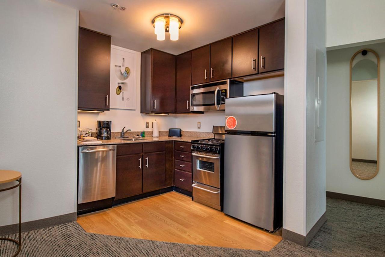 Towneplace Suites By Marriott Frederick Εξωτερικό φωτογραφία