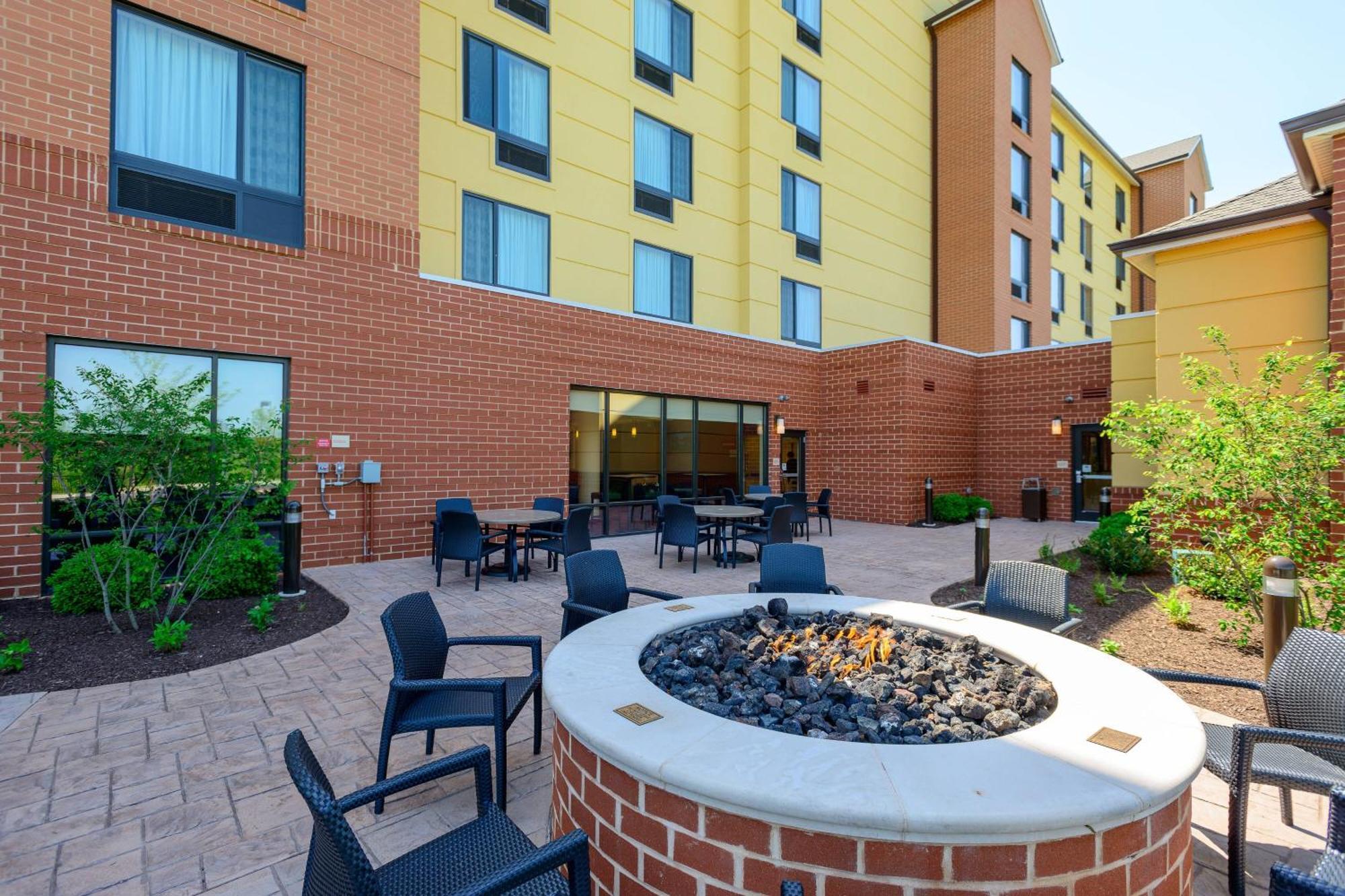 Towneplace Suites By Marriott Frederick Εξωτερικό φωτογραφία